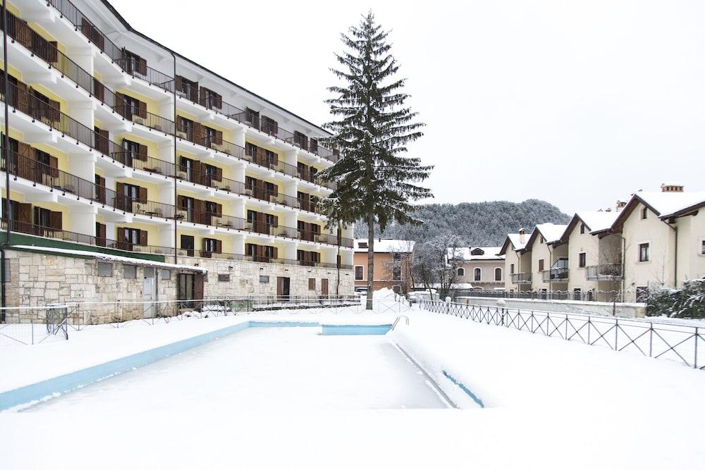 Grand Hotel Del Parco 페스카세롤리 외부 사진